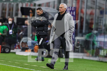 2022-01-06 - Jose Mourinho Head Coach of AS Roma reacts during the Serie A 2021/22 football match between AC Milan and AS Roma at Giuseppe Meazza Stadium, Milan, Italy on January 06, 2022 - AC MILAN VS AS ROMA - ITALIAN SERIE A - SOCCER