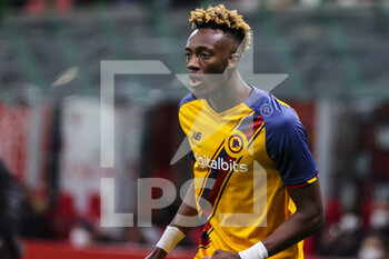 2022-01-06 - Tammy Abraham of AS Roma looks on during the Serie A 2021/22 football match between AC Milan and AS Roma at Giuseppe Meazza Stadium, Milan, Italy on January 06, 2022 - AC MILAN VS AS ROMA - ITALIAN SERIE A - SOCCER