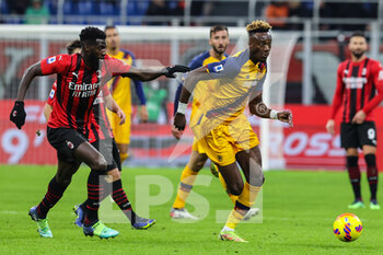2022-01-06 - Tammy Abraham of AS Roma in action during the Serie A 2021/22 football match between AC Milan and AS Roma at Giuseppe Meazza Stadium, Milan, Italy on January 06, 2022 - AC MILAN VS AS ROMA - ITALIAN SERIE A - SOCCER