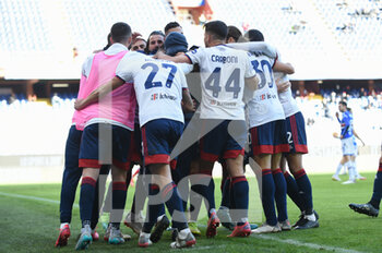 2022-01-06 - Team Cagliari celebrates after scoring a goal - UC SAMPDORIA VS CAGLIARI CALCIO - ITALIAN SERIE A - SOCCER