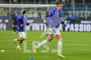 2022-01-09 - Sergej Milinkovic-Savic of SS Lazio warms up during the Serie A 2021/22 football match between FC Internazionale and SS Lazio at Giuseppe Meazza Stadium, Milan, Italy on January 09, 2022 - INTER - FC INTERNAZIONALE VS SS LAZIO - ITALIAN SERIE A - SOCCER