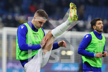 2022-01-09 - Sergej Milinkovic-Savic of SS Lazio warms up during the Serie A 2021/22 football match between FC Internazionale and SS Lazio at Giuseppe Meazza Stadium, Milan, Italy on January 09, 2022 - INTER - FC INTERNAZIONALE VS SS LAZIO - ITALIAN SERIE A - SOCCER