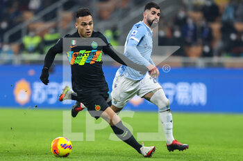 2022-01-09 - Lautaro Martinez of FC Internazionale in action during the Serie A 2021/22 football match between FC Internazionale and SS Lazio at Giuseppe Meazza Stadium, Milan, Italy on January 09, 2022 - INTER - FC INTERNAZIONALE VS SS LAZIO - ITALIAN SERIE A - SOCCER