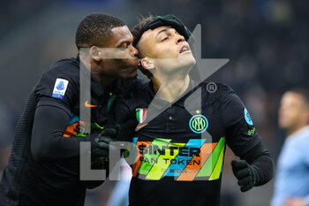 2022-01-09 - Denzel Dumfries of FC Internazionale celebrates and kisses Lautaro Martinez of FC Internazionale during the Serie A 2021/22 football match between FC Internazionale and SS Lazio at Giuseppe Meazza Stadium, Milan, Italy on January 09, 2022 - INTER - FC INTERNAZIONALE VS SS LAZIO - ITALIAN SERIE A - SOCCER