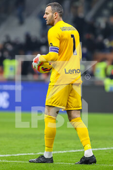 2022-01-09 - Samir Handanovic of FC Internazionale in action during the Serie A 2021/22 football match between FC Internazionale and SS Lazio at Giuseppe Meazza Stadium, Milan, Italy on January 09, 2022 - INTER - FC INTERNAZIONALE VS SS LAZIO - ITALIAN SERIE A - SOCCER