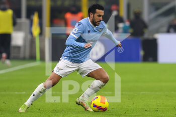 2022-01-09 - Pedro of SS Lazio in action during the Serie A 2021/22 football match between FC Internazionale and SS Lazio at Giuseppe Meazza Stadium, Milan, Italy on January 09, 2022 - INTER - FC INTERNAZIONALE VS SS LAZIO - ITALIAN SERIE A - SOCCER