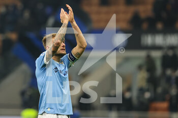 2022-01-09 - Ciro Immobile of SS Lazio greets the fans during the Serie A 2021/22 football match between FC Internazionale and SS Lazio at Giuseppe Meazza Stadium, Milan, Italy on January 09, 2022 - INTER - FC INTERNAZIONALE VS SS LAZIO - ITALIAN SERIE A - SOCCER