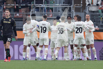 2022-01-09 - Zlatan Ibrahimovic (AC Milan) celebrates with his teammates after scoring his side's first goal of the match - VENEZIA FC VS AC MILAN - ITALIAN SERIE A - SOCCER