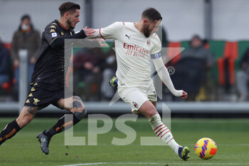 2022-01-09 - Theo Hernandez (AC Milan) scores his side's second goal of the match - VENEZIA FC VS AC MILAN - ITALIAN SERIE A - SOCCER