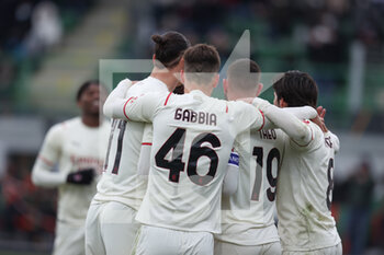 2022-01-09 - Theo Hernandez (AC Milan) celebrates with teammates after scoring his side's third goal of the match - VENEZIA FC VS AC MILAN - ITALIAN SERIE A - SOCCER