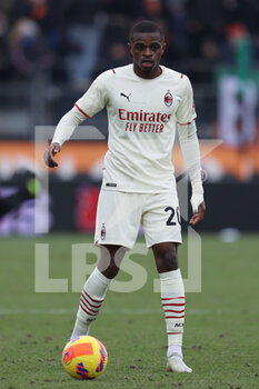 2022-01-09 - Pierre Kalulu (AC Milan) in action - VENEZIA FC VS AC MILAN - ITALIAN SERIE A - SOCCER