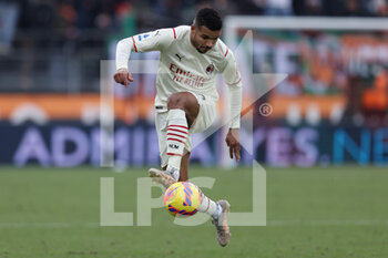 2022-01-09 - Junior Messias (AC Milan) in action - VENEZIA FC VS AC MILAN - ITALIAN SERIE A - SOCCER