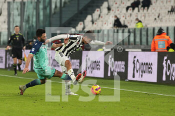 2022-01-15 - Tolgay Arslan (Udinese) vs Paulo Dybala (Juventus FC) - JUVENTUS FC VS UDINESE CALCIO - ITALIAN SERIE A - SOCCER