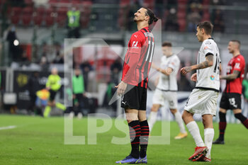 2022-01-17 - Zlatan Ibrahimovic of AC Milan reacts during the Serie A 2021/22 football match between AC Milan and Spezia Calcio at Giuseppe Meazza Stadium, Milan, Italy on January 17, 2022 - AC MILAN VS SPEZIA CALCIO - ITALIAN SERIE A - SOCCER