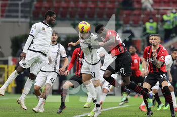 2022-01-17 - Tiemoue Bakayoko of AC Milan fights for the ball against Salvador Ferrer Canals of Spezia Calcio during the Serie A 2021/22 football match between AC Milan and Spezia Calcio at Giuseppe Meazza Stadium, Milan, Italy on January 17, 2022 - AC MILAN VS SPEZIA CALCIO - ITALIAN SERIE A - SOCCER