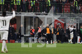 2022-01-17 - Palyers of Spezia Calcio celebrate the victory at the end of the match during the Serie A 2021/22 football match between AC Milan and Spezia Calcio at Giuseppe Meazza Stadium, Milan, Italy on January 17, 2022 - AC MILAN VS SPEZIA CALCIO - ITALIAN SERIE A - SOCCER