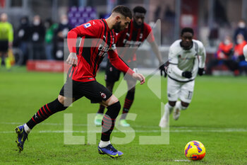 2022-01-17 - Theo Hernandez of AC Milan kicking a penalty during the Serie A 2021/22 football match between AC Milan and Spezia Calcio at Giuseppe Meazza Stadium, Milan, Italy on January 17, 2022 - AC MILAN VS SPEZIA CALCIO - ITALIAN SERIE A - SOCCER