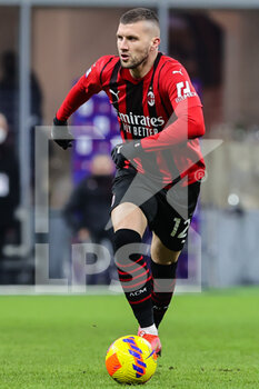 2022-01-17 - Ante Rebic of AC Milan in action during the Serie A 2021/22 football match between AC Milan and Spezia Calcio at Giuseppe Meazza Stadium, Milan, Italy on January 17, 2022 - AC MILAN VS SPEZIA CALCIO - ITALIAN SERIE A - SOCCER