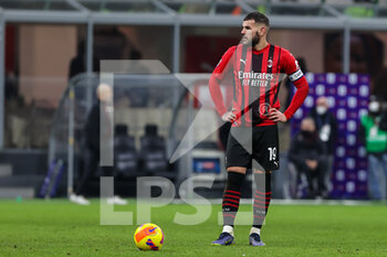 2022-01-17 - Theo Hernandez of AC Milan in action during the Serie A 2021/22 football match between AC Milan and Spezia Calcio at Giuseppe Meazza Stadium, Milan, Italy on January 17, 2022 - AC MILAN VS SPEZIA CALCIO - ITALIAN SERIE A - SOCCER