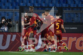 2022-01-16 - exultation of AS Roma players during the  Italian Football Championship League A 2021/2022 match between AS Roma vs Cagliari at the Olimpic Stadium in Rome  on 16 January 2021. - AS ROMA VS CAGLIARI CALCIO - ITALIAN SERIE A - SOCCER