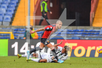 2022-01-22 - Stefano Sturaro (Genoa) - BRANDON SOPPY (Udinese) - GENOA CFC VS UDINESE CALCIO - ITALIAN SERIE A - SOCCER