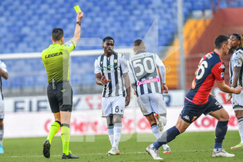 2022-01-22 - The Referee of the match Daniele Doveri of Volterra Yellow card for MAKENGO JEAN-VICTOR Udinese) - GENOA CFC VS UDINESE CALCIO - ITALIAN SERIE A - SOCCER