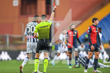 2022-01-22 - The Referee of the match Daniele Doveri of Volterra Red card for
 Andrea Cambiaso (Genoa) - GENOA CFC VS UDINESE CALCIO - ITALIAN SERIE A - SOCCER