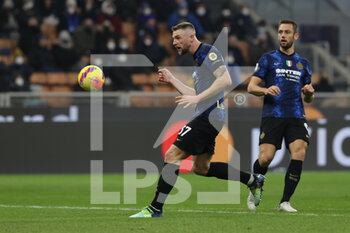 2022-01-22 - Milan Skriniar of FC Internazionale in action during the Serie A 2021/22 football match between FC Internazionale and Venezia FC at Giuseppe Meazza Stadium, Milan, Italy on January 22, 2022 - INTER - FC INTERNAZIONALE VS VENEZIA FC - ITALIAN SERIE A - SOCCER