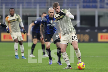 2022-01-22 - Michael Cuisance of Venezia FC in action during the Serie A 2021/22 football match between FC Internazionale and Venezia FC at Giuseppe Meazza Stadium, Milan, Italy on January 22, 2022 - INTER - FC INTERNAZIONALE VS VENEZIA FC - ITALIAN SERIE A - SOCCER