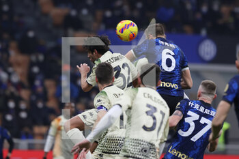 2022-01-22 - Stefan de Vrij of FC Internazionale in action during the Serie A 2021/22 football match between FC Internazionale and Venezia FC at Giuseppe Meazza Stadium, Milan, Italy on January 22, 2022 - INTER - FC INTERNAZIONALE VS VENEZIA FC - ITALIAN SERIE A - SOCCER