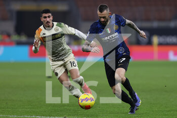2022-01-22 - Marcelo Brozovic of FC Internazionale in action during the Serie A 2021/22 football match between FC Internazionale and Venezia FC at Giuseppe Meazza Stadium, Milan, Italy on January 22, 2022 - INTER - FC INTERNAZIONALE VS VENEZIA FC - ITALIAN SERIE A - SOCCER