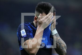 2022-01-22 - Lautaro Martinez of FC Internazionale reacts during the Serie A 2021/22 football match between FC Internazionale and Venezia FC at Giuseppe Meazza Stadium, Milan, Italy on January 22, 2022 - INTER - FC INTERNAZIONALE VS VENEZIA FC - ITALIAN SERIE A - SOCCER