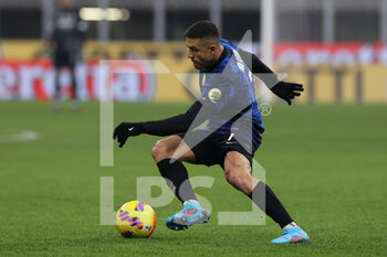 2022-01-22 - Alexis Sanchez of FC Internazionale in action during the Serie A 2021/22 football match between FC Internazionale and Venezia FC at Giuseppe Meazza Stadium, Milan, Italy on January 22, 2022 - INTER - FC INTERNAZIONALE VS VENEZIA FC - ITALIAN SERIE A - SOCCER
