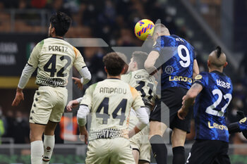 2022-01-22 - Edin Dzeko of FC Internazionale scores a goal during the Serie A 2021/22 football match between FC Internazionale and Venezia FC at Giuseppe Meazza Stadium, Milan, Italy on January 22, 2022 - INTER - FC INTERNAZIONALE VS VENEZIA FC - ITALIAN SERIE A - SOCCER