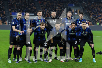 2022-01-22 - Team of FC Internazionale lineup during the Serie A 2021/22 football match between FC Internazionale and Venezia FC at Giuseppe Meazza Stadium, Milan, Italy on January 22, 2022 - INTER - FC INTERNAZIONALE VS VENEZIA FC - ITALIAN SERIE A - SOCCER