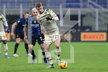 2022-01-22 - Michael Cuisance of Venezia FC in action during the Serie A 2021/22 football match between FC Internazionale and Venezia FC at Giuseppe Meazza Stadium, Milan, Italy on January 22, 2022 - INTER - FC INTERNAZIONALE VS VENEZIA FC - ITALIAN SERIE A - SOCCER