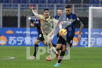 2022-01-22 - Matias Vecino of FC Internazionale in action during the Serie A 2021/22 football match between FC Internazionale and Venezia FC at Giuseppe Meazza Stadium, Milan, Italy on January 22, 2022 - INTER - FC INTERNAZIONALE VS VENEZIA FC - ITALIAN SERIE A - SOCCER