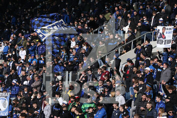 2022-02-06 - Atalanta BC fans shout and clap their hands - ATALANTA BC VS CAGLIARI CALCIO - ITALIAN SERIE A - SOCCER