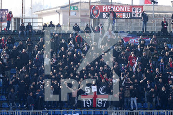 2022-02-06 - Cagliari Calcio fans clap their hand to support their team - ATALANTA BC VS CAGLIARI CALCIO - ITALIAN SERIE A - SOCCER