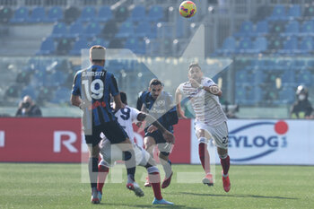 2022-02-06 - Charalampos Lykogiannis (Cagliari Calcio) in action - ATALANTA BC VS CAGLIARI CALCIO - ITALIAN SERIE A - SOCCER