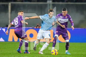 2022-02-05 - Luis Alberto (Lazio) fights for the ball against Jose' Callejon (Fiorentina) and Lucas Torreira (Fiorentina) - ACF FIORENTINA VS SS LAZIO - ITALIAN SERIE A - SOCCER
