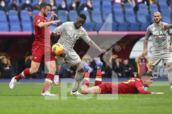 2022-02-05 - Bryan Cristante of A.S. Roma and 40g during the 24th day of the Serie A Championship between A.S. Roma vs Genoa CFC on 5th February 2022 at the Stadio Olimpico in Rome, Italy. - AS ROMA VS GENOA CFC - ITALIAN SERIE A - SOCCER