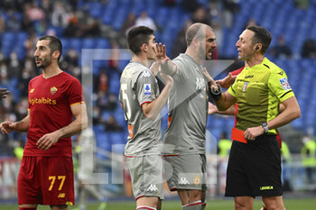 2022-02-05 - Referee Rosario Abisso and Stefano Sturaro of Genoa CFC during the 24th day of the Serie A Championship between A.S. Roma vs Genoa CFC on 5th February 2022 at the Stadio Olimpico in Rome, Italy. - AS ROMA VS GENOA CFC - ITALIAN SERIE A - SOCCER