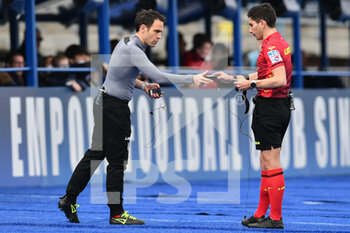 2022-02-13 - Federico Dionisi (referee) injured and Valerio Marini (fourth official) - EMPOLI FC VS CAGLIARI CALCIO - ITALIAN SERIE A - SOCCER