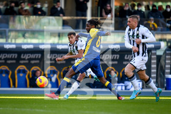 2022-02-13 - Udinese's Nahuel Molina in action hindered by 61ud - HELLAS VERONA FC VS UDINESE CALCIO - ITALIAN SERIE A - SOCCER