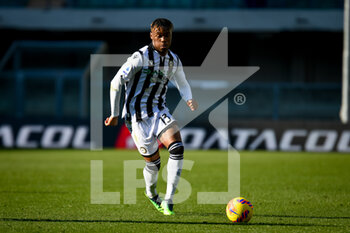 2022-02-13 - Udinese's Destiny Udogie portrait in action - HELLAS VERONA FC VS UDINESE CALCIO - ITALIAN SERIE A - SOCCER