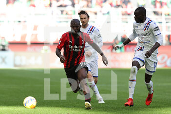 2022-02-13 - Franck Kessie of AC Milan in action during the Serie A 2021/22 football match between AC Milan and UC Sampdoria at Giuseppe Meazza Stadium, Milan, Italy on February 13, 2022 - AC MILAN VS UC SAMPDORIA - ITALIAN SERIE A - SOCCER