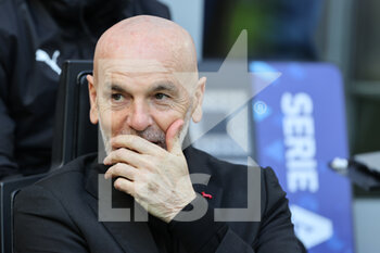 2022-02-13 - Stefano Pioli Head Coach of AC Milan in the bench during the Serie A 2021/22 football match between AC Milan and UC Sampdoria at Giuseppe Meazza Stadium, Milan, Italy on February 13, 2022 - AC MILAN VS UC SAMPDORIA - ITALIAN SERIE A - SOCCER