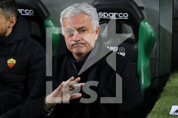 2022-02-13 - Josè Mourinho head coach of AS ROMA looks on during the Serie A match between US Sassuolo and AS Roma at Mapei Stadium-Città del Tricolore on February 13, 2022 in Reggio Emilia, Italy. - US SASSUOLO VS AS ROMA - ITALIAN SERIE A - SOCCER