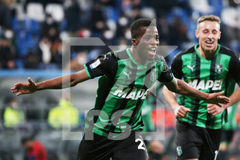 2022-02-13 - Hamed Traorè of US SASSUOLO celebrates after scoring a goal during the Serie A match between US Sassuolo and AS Roma at Mapei Stadium-Città del Tricolore on February 13, 2022 in Reggio Emilia, Italy. (Photo by Luca Amedeo Bizzarri/LM) - US SASSUOLO VS AS ROMA - ITALIAN SERIE A - SOCCER